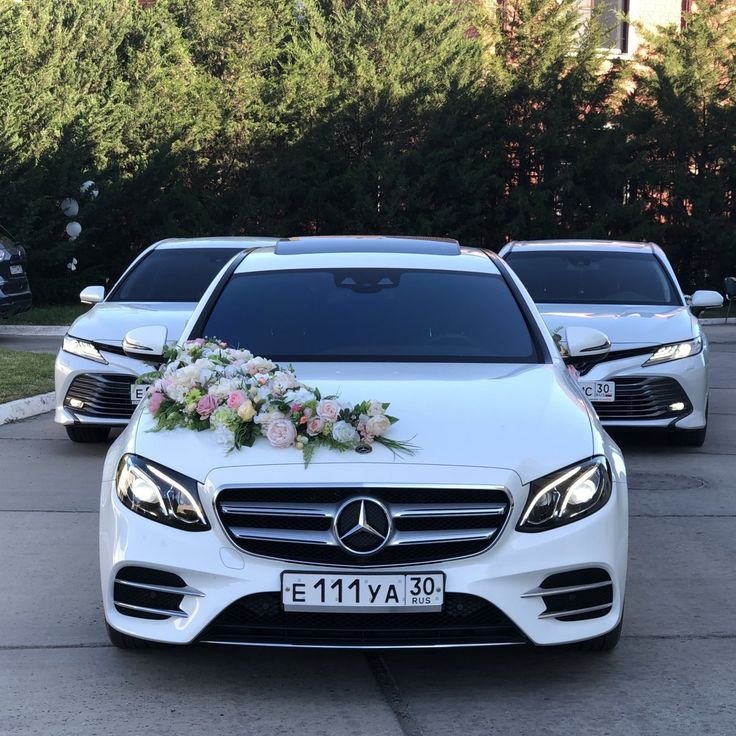Make Your Wedding Day Unforgettable With a Luxury Car